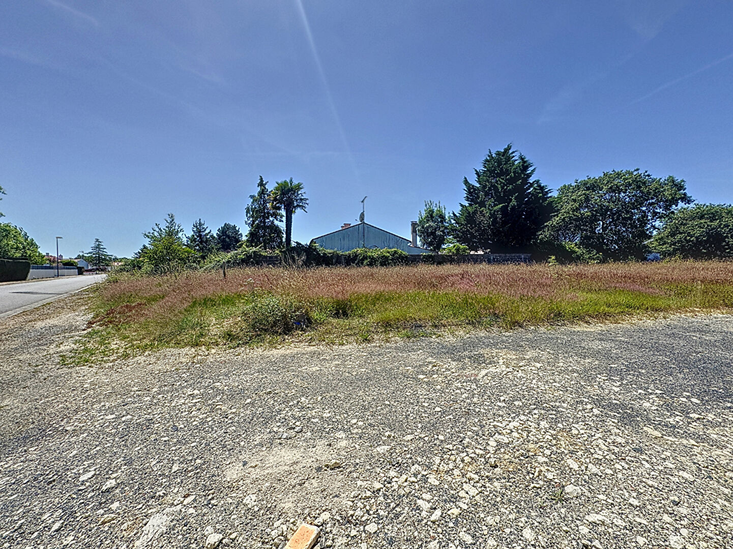 Terrain \u00e0 b\u00e2tir - 420m\u00b2  - Lot D - St R\u00e9v\u00e9rend 5\/6