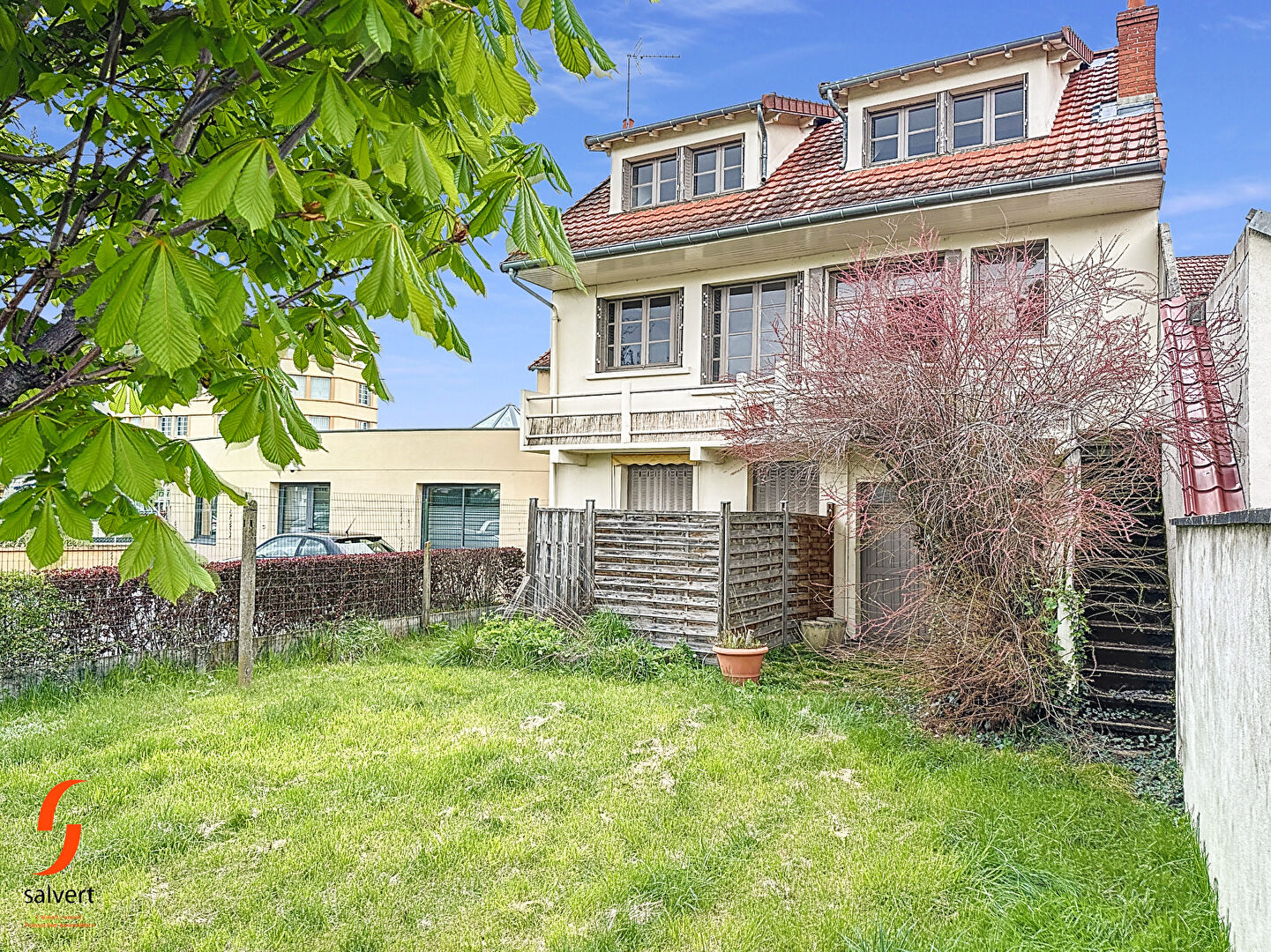 A vendre Maison 4 chambres avec appartement de 66 m\u00b2 16\/18