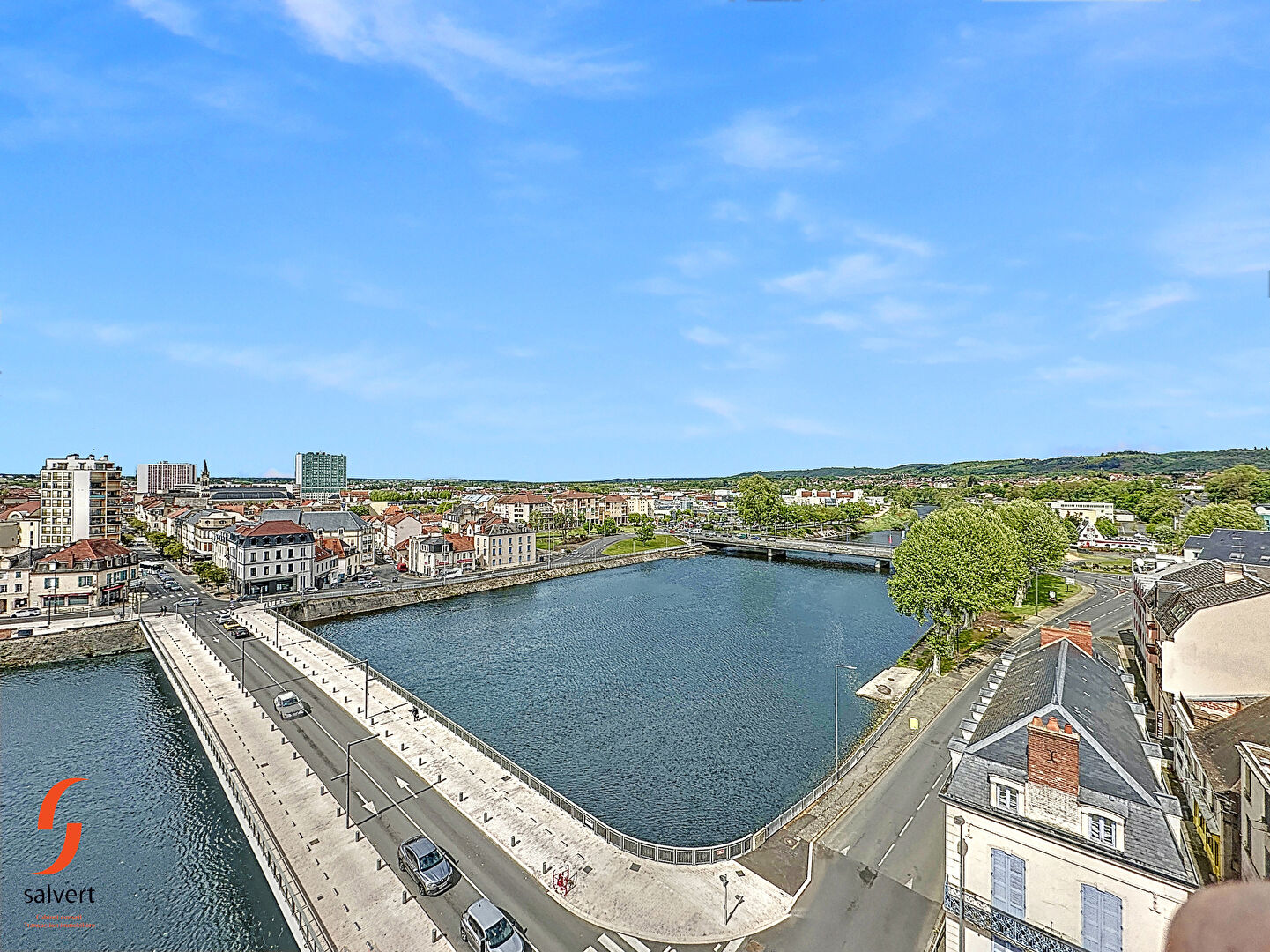 A vendre Appartement 2 chambres avec ascenceur. 7\/15