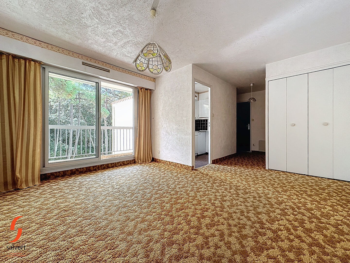 A vendre, appartement studio avec terrasse. 4\/17
