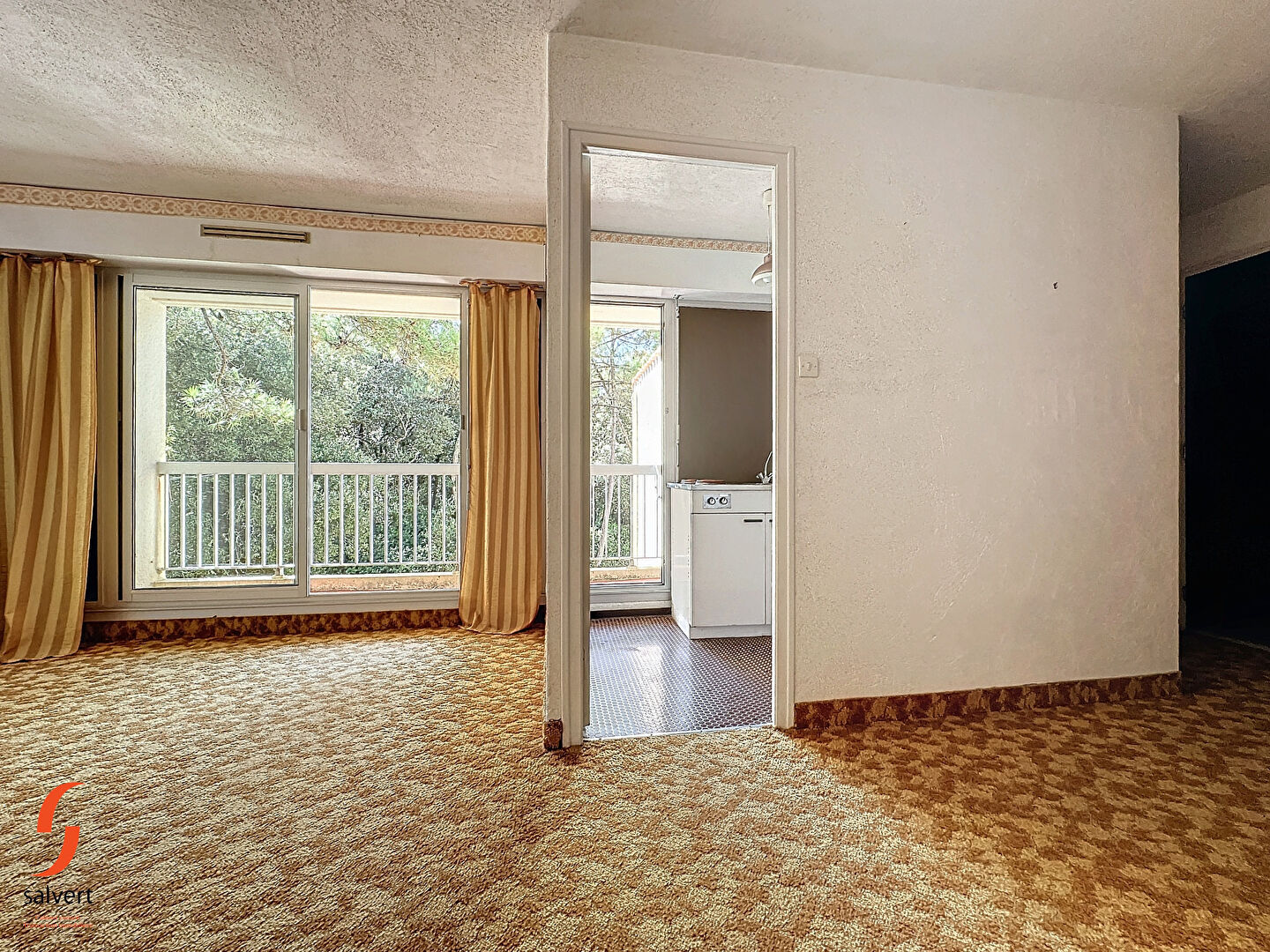A vendre, appartement studio avec terrasse. 5\/17