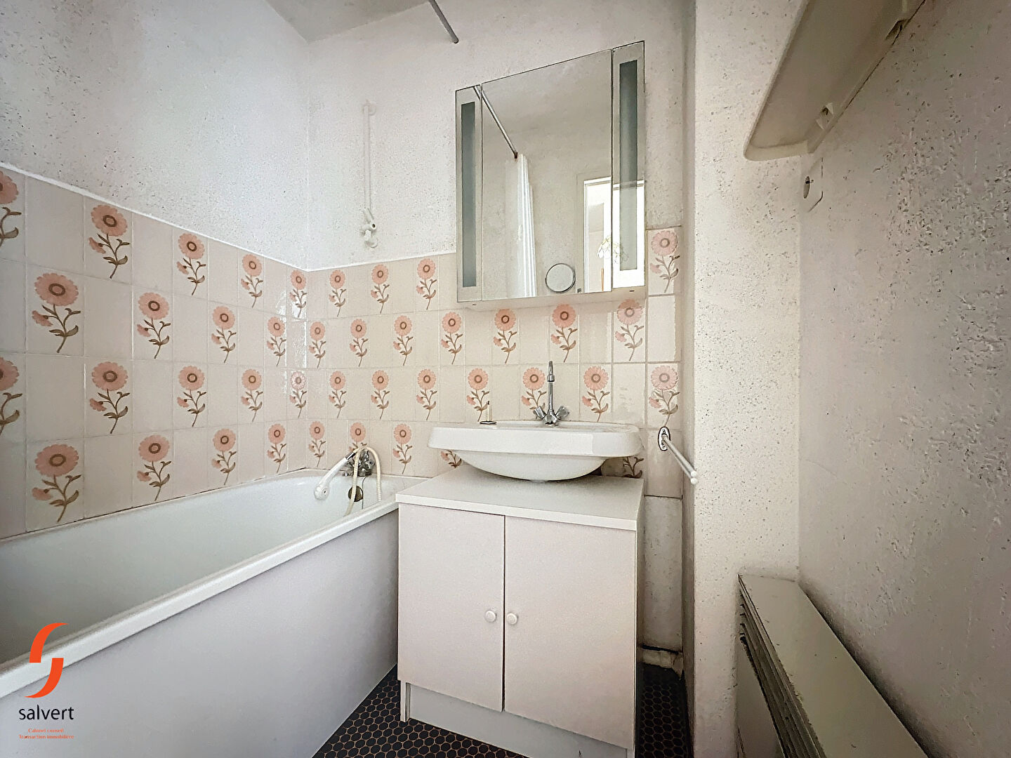 A vendre, appartement studio avec terrasse. 9\/17
